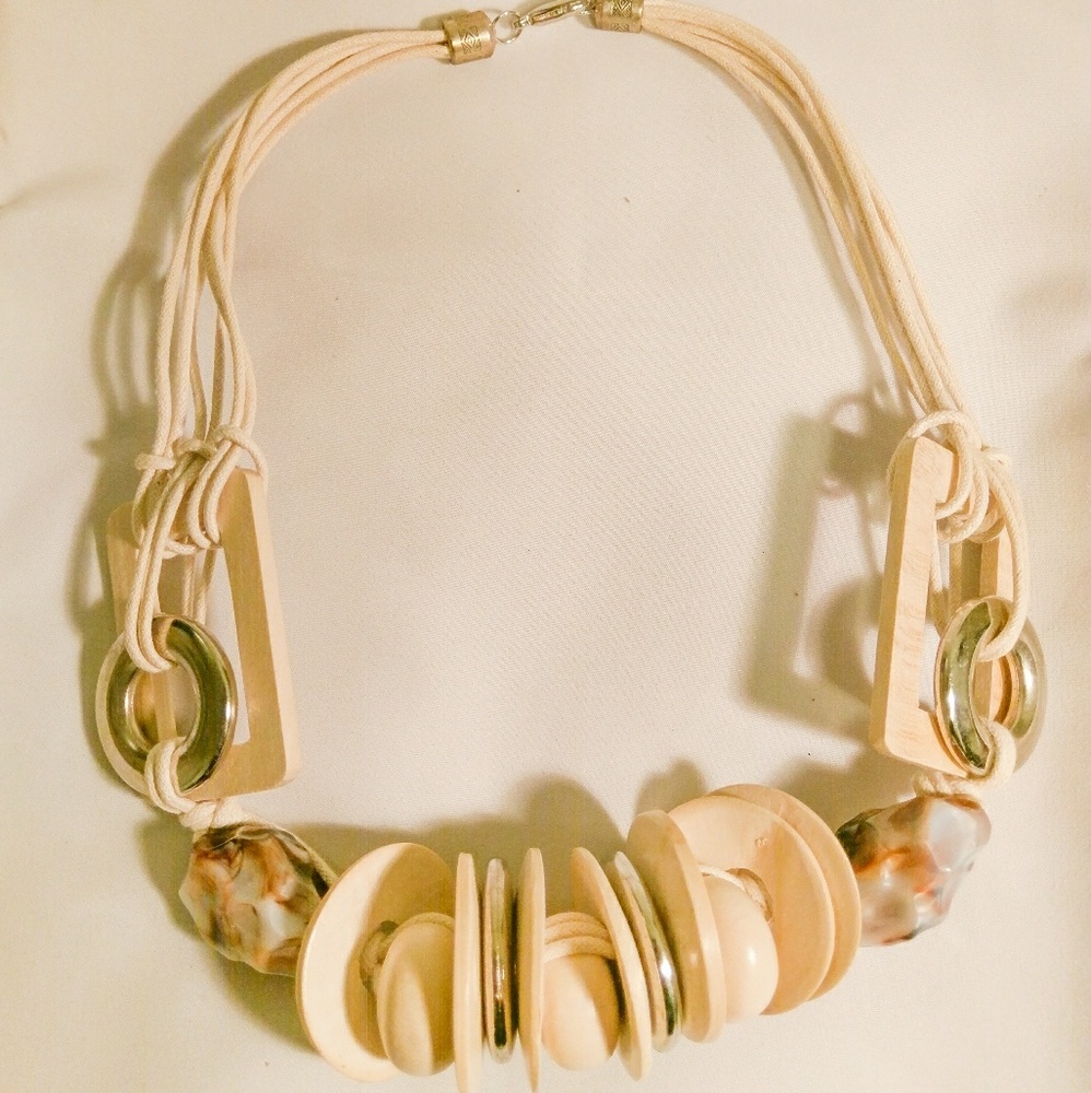 Ivory tonal Collar Statement Necklace & Earrings!